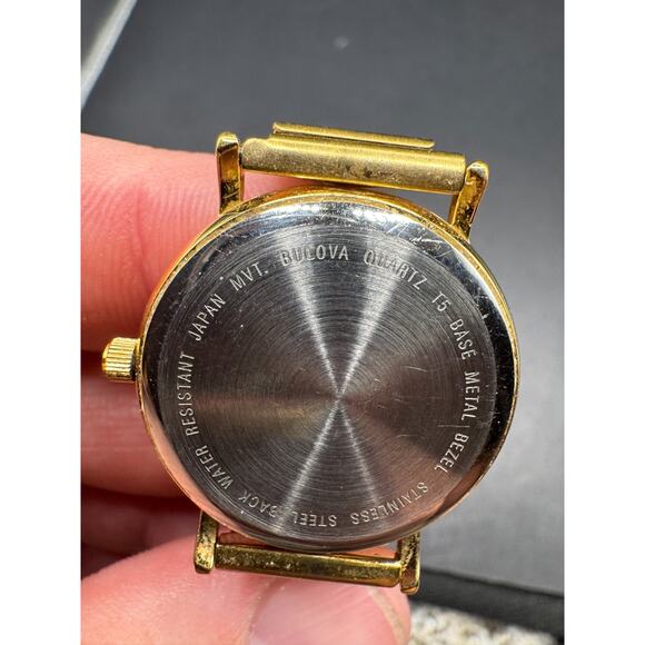 Vintage Caravelle By Bulova Women's Gold Tone Date Watch With Expandable Band - Picture 9 of 10